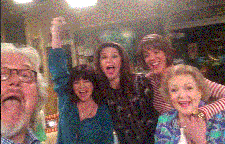 Hot in Cleveland selfie