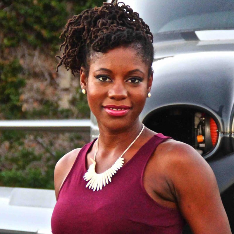 Oneika_bio_pic-small-crop