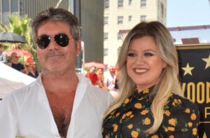 Kelly Clarkson steps in for Simon Cowell on AGT