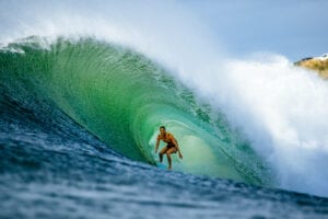 Apple orders surfing series