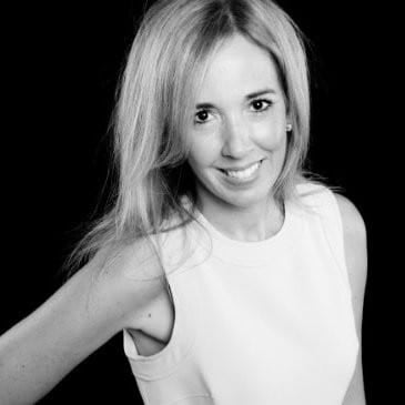 Jen Russell Headshot