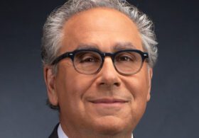 Mark Hoffman stepping down at CNBC