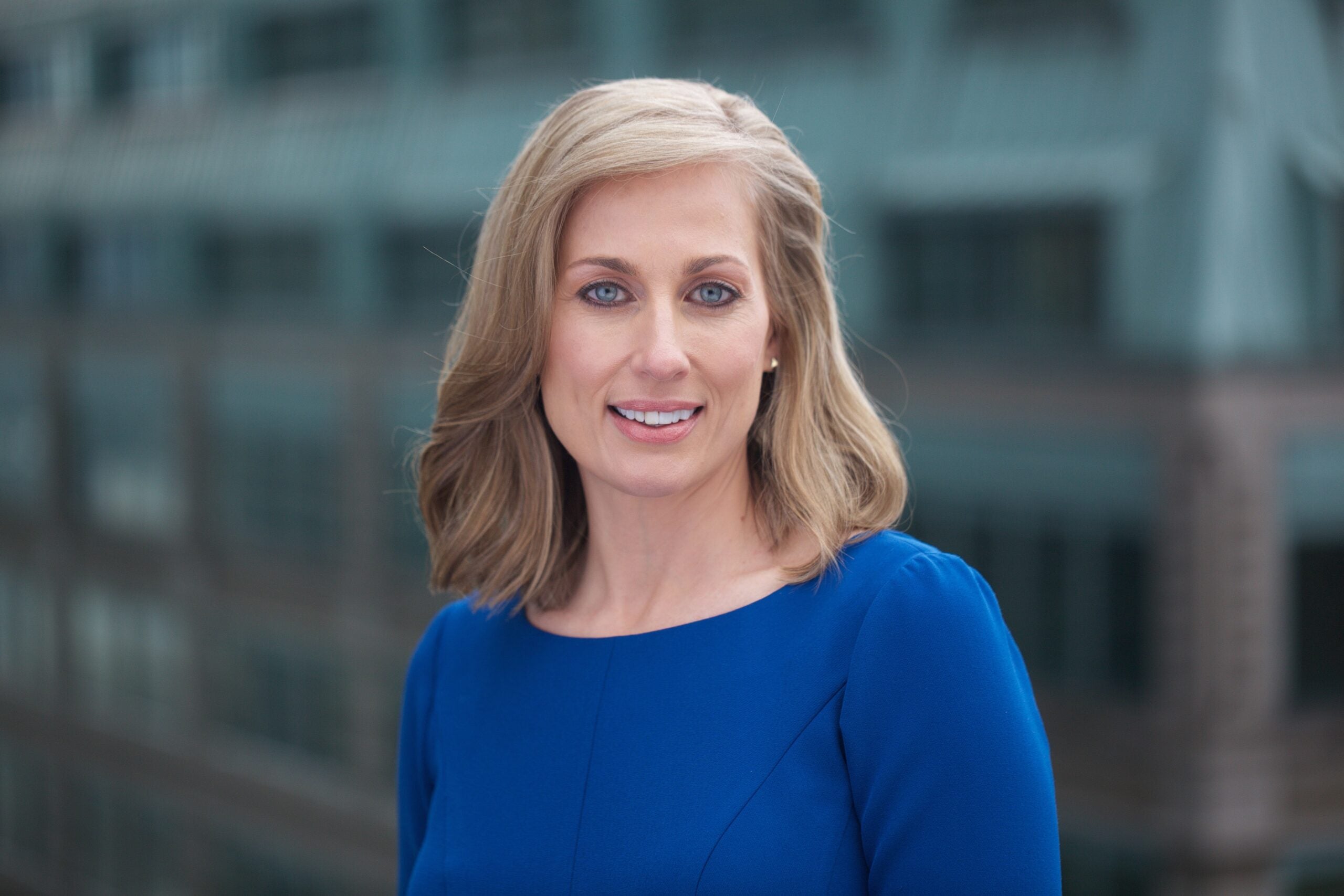 Danielle-DeLauro-Outside