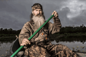 "Duck Dynasty" patriarch dies at 79